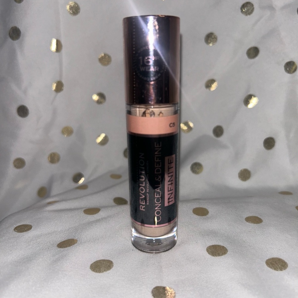 💚Revolution Infinite Concealer - Creamy Tan in Shade C5 💚